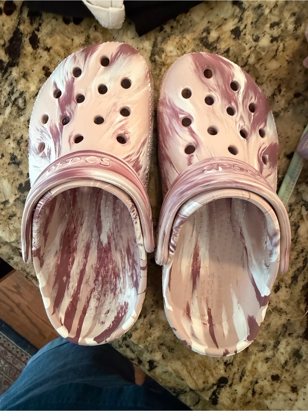 Brand New crocs Size 11 Little Girls Marbled Pink & White Clog Slip-Ons
